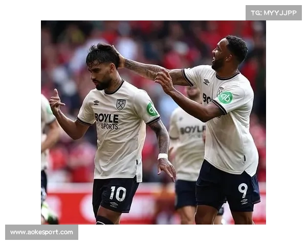 科斯图拉斯91分钟倒挂金钩世界波，布莱顿球迷陷入狂欢